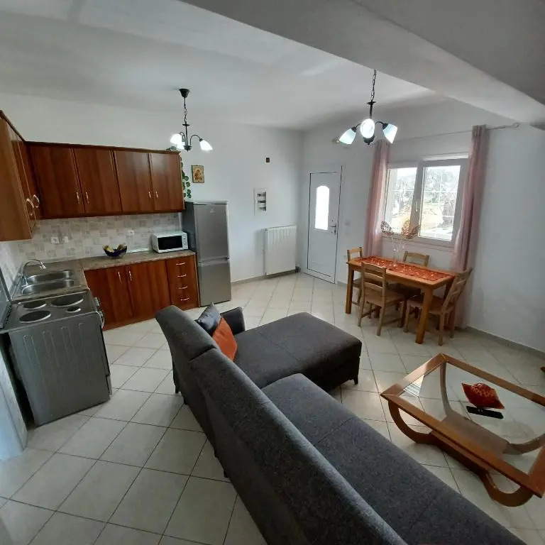 Eleonas Apartment 2, Lygia