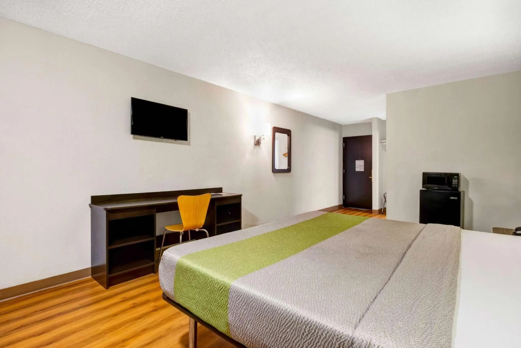 Motel 6 Indianapolis IN