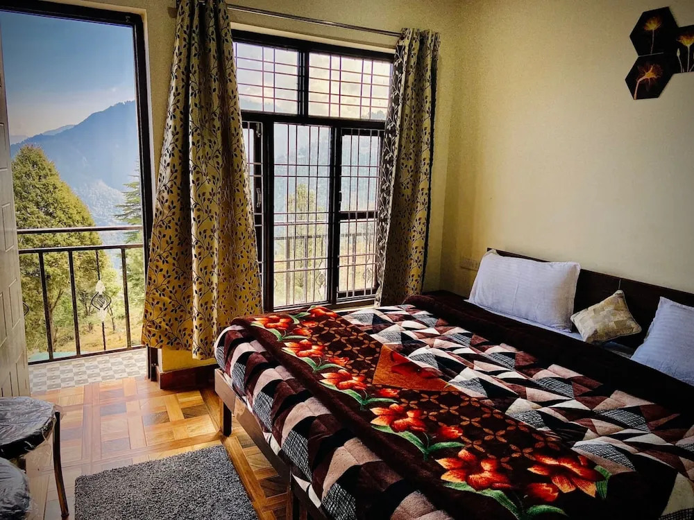 Goroomgo Kaafal Homestay Mussoorie