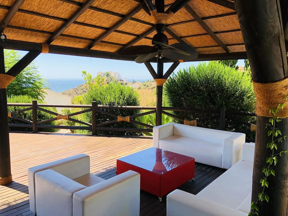 Villa with 7 Bedrooms in Benalmádena, with Wonderful Sea View, Private Pool, Enclosed Garden - 3 Km From the Beach