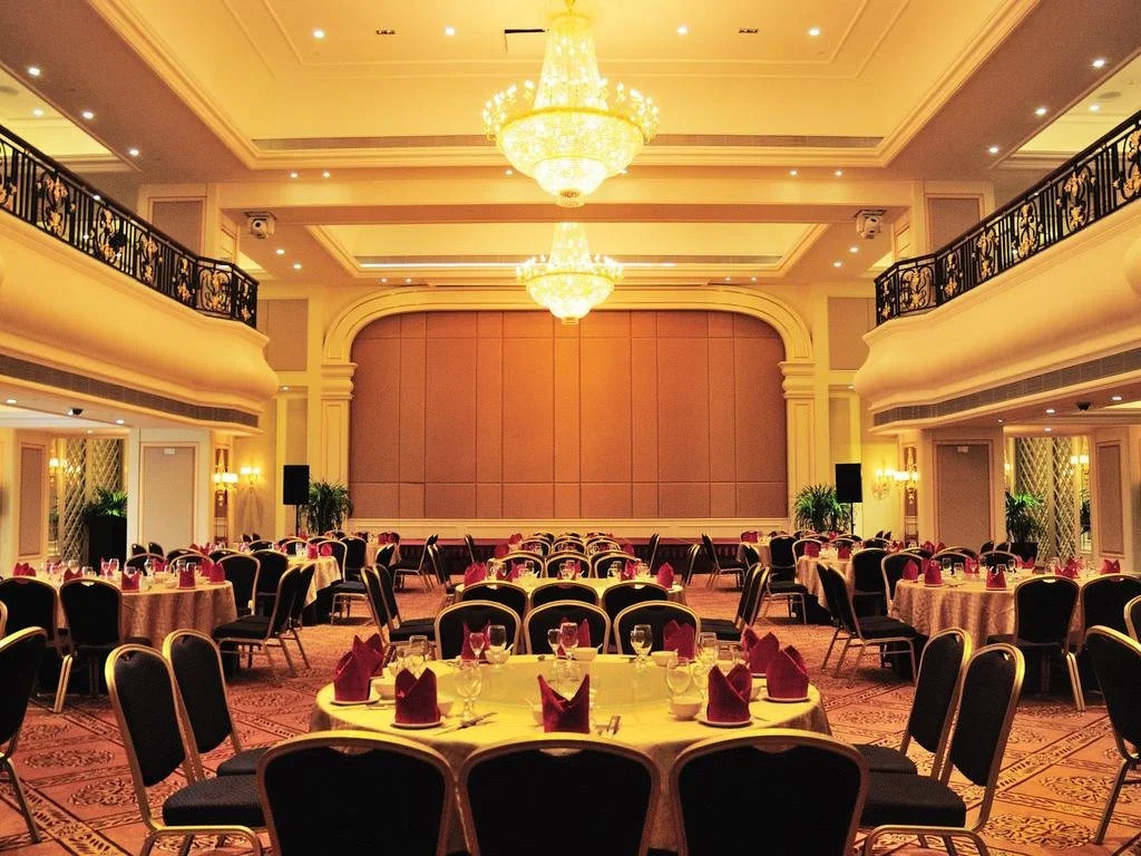 La Palazzo Hotel