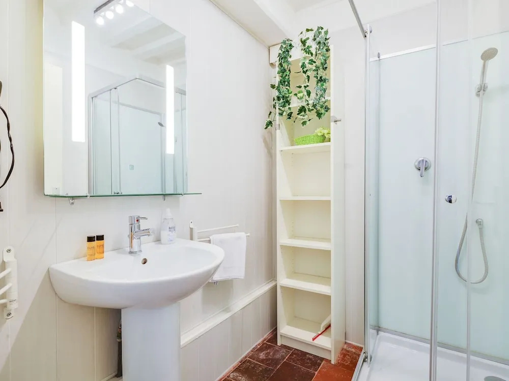 Lovely Apartment in Bayeux With Courtyard & Heating