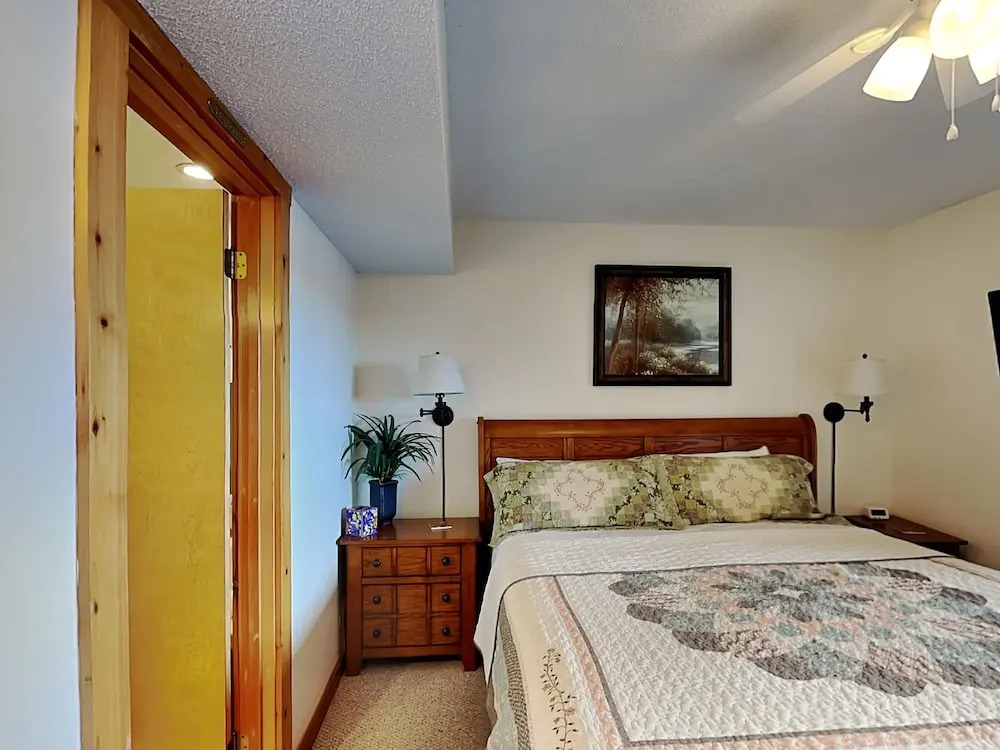 Sunplace 02 by Taylor Made Deep Creek