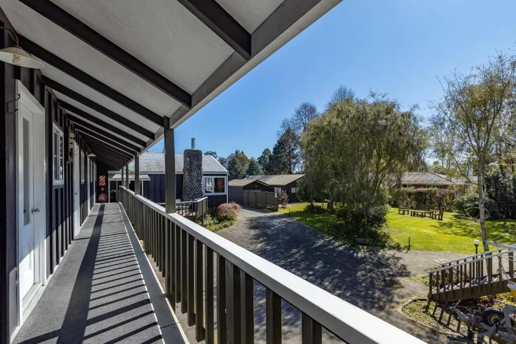 Sportmans Lodge