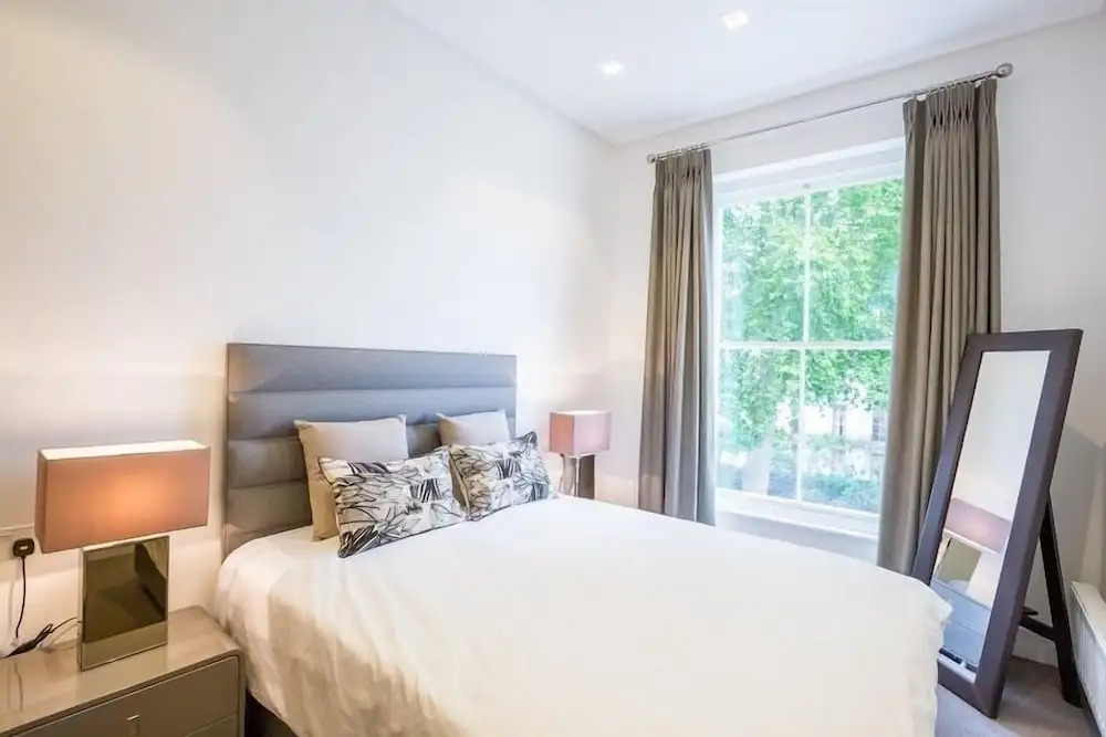 Princes Square Hotel