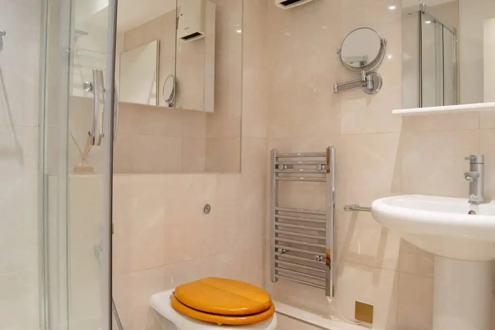 Spacious Holborn Apartment Close to Tube