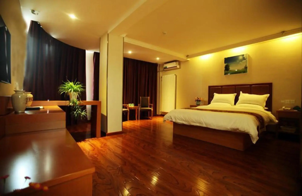 GreenTree Inn Luoyang Yichuan County Yilong Avenue Express Hotel
