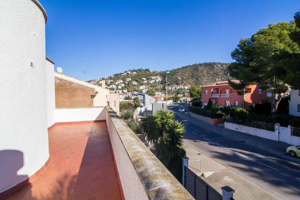 Agi Riu Segre Villa