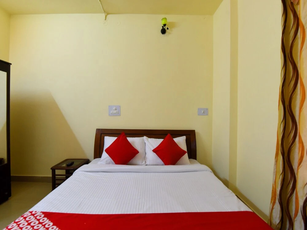 OYO 12826 Hotel Himgiri