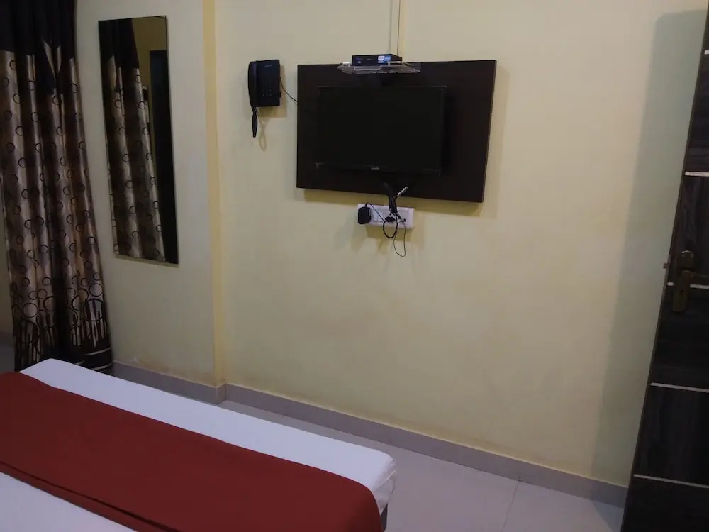 OYO 24932 Hotel Royal Stay