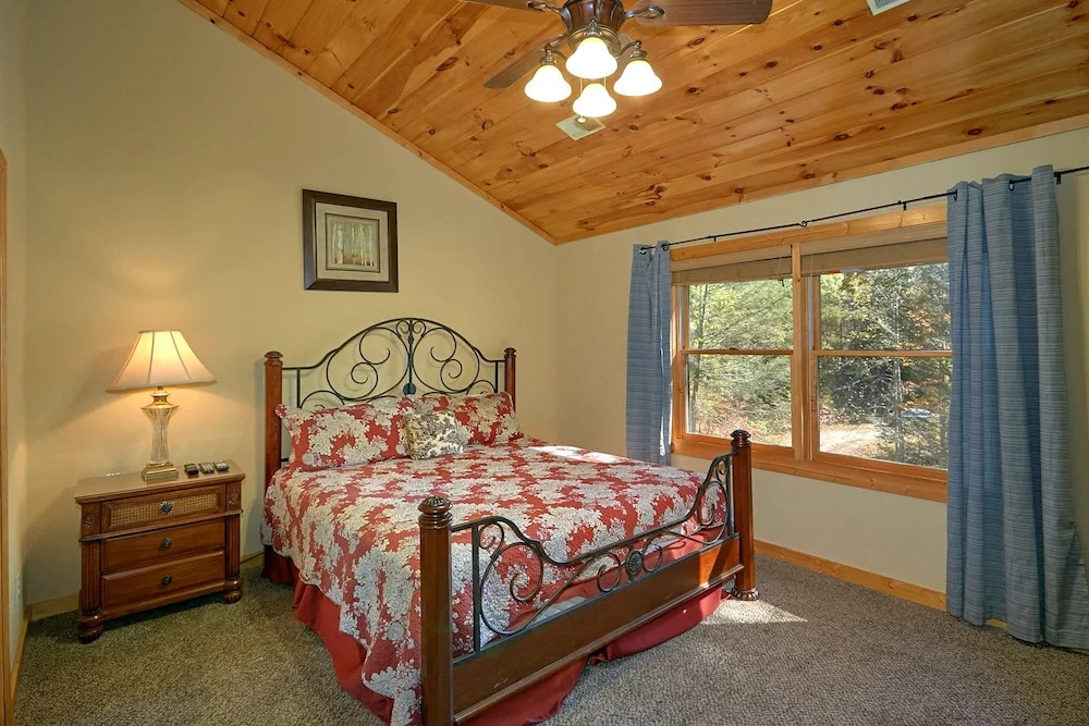 Rustic Elegance 422 - Two Bedroom Cabin
