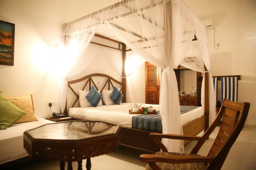 Oasey Beach Hotel