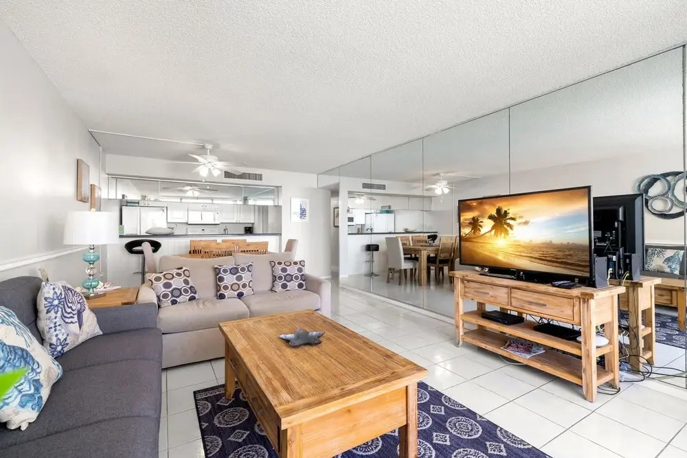 440 West #804
