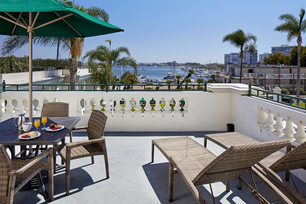 Glorietta Bay Inn
