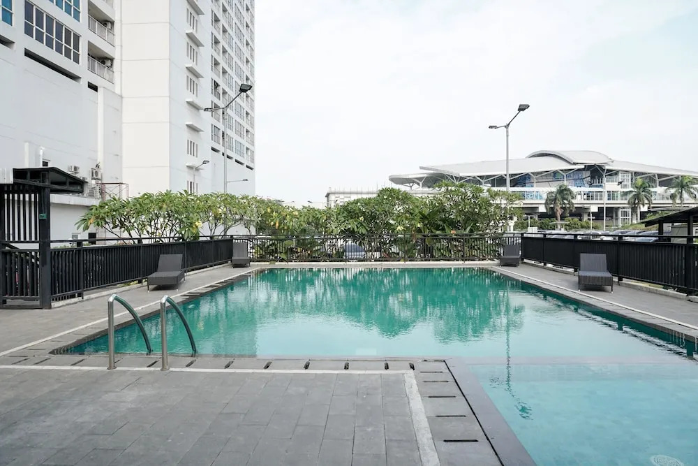 Comfort and Stylish 1BR at Callia Apartment