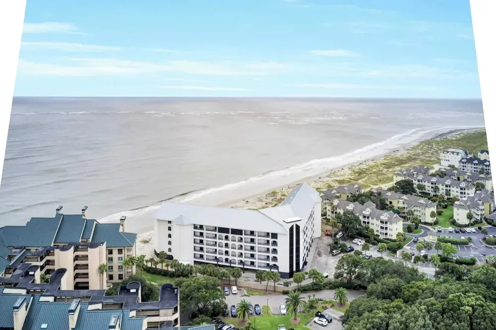 518 Seascape Waterfront Views + Community Pool