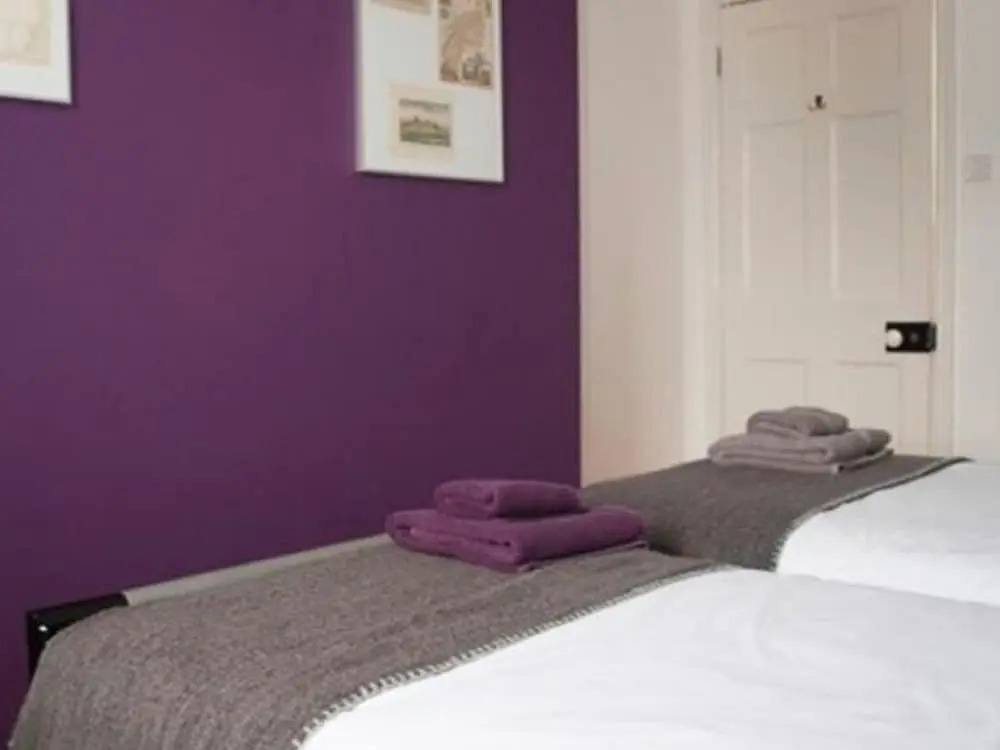 Lovely Holiday Home in Gloucester Near Waterways Museum