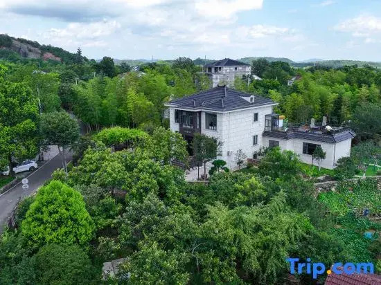 Yixing Xianyinju Private Hot Spring Homestay