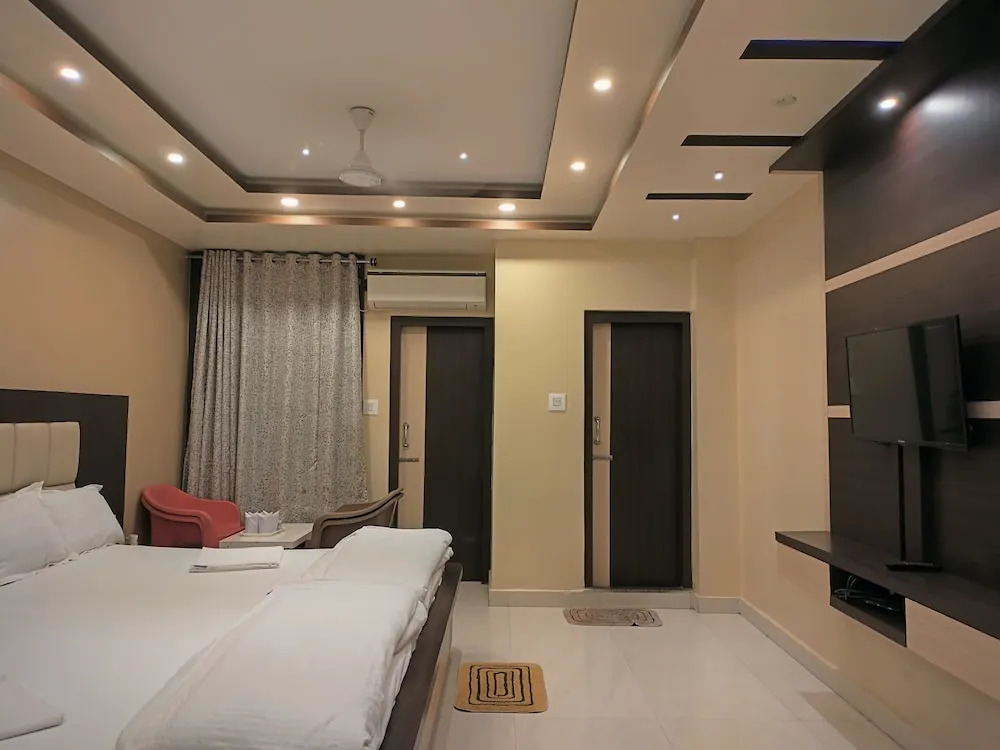 HOTEL BINAPANI Deluxe 1