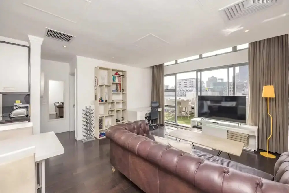 Central and Spacious 1 Bedroom Flat With Swimming Pool
