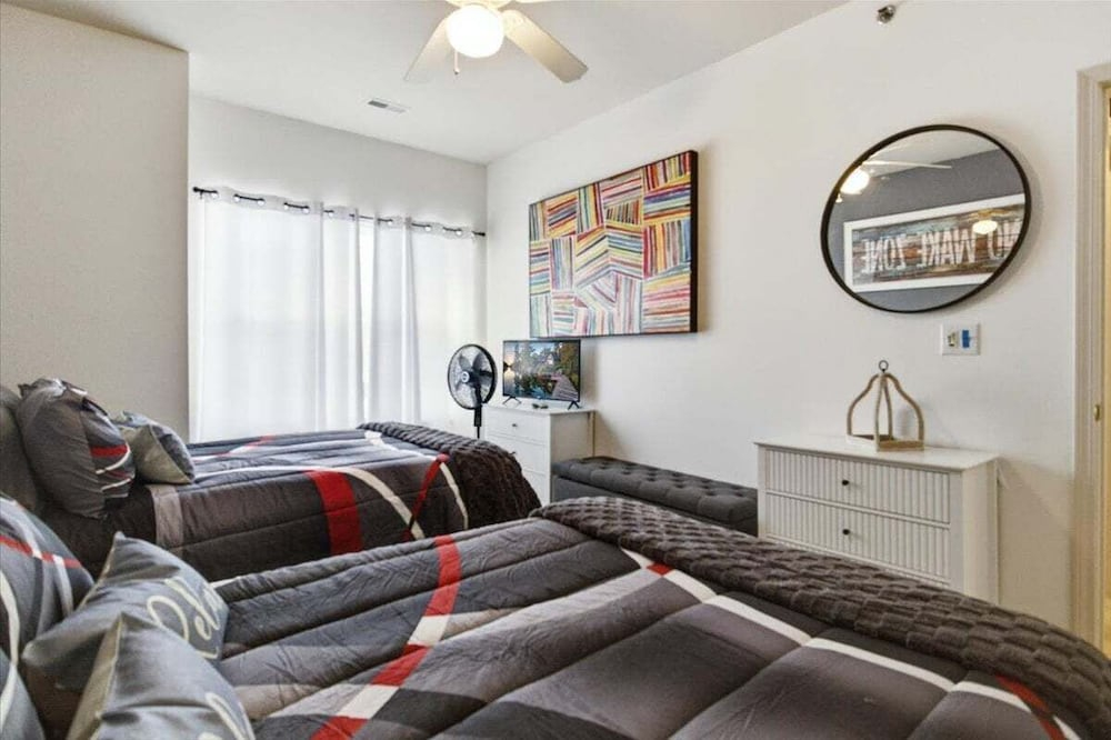 Modern Condo at 11mm in Sunrise w/ PWC & Boat Slip