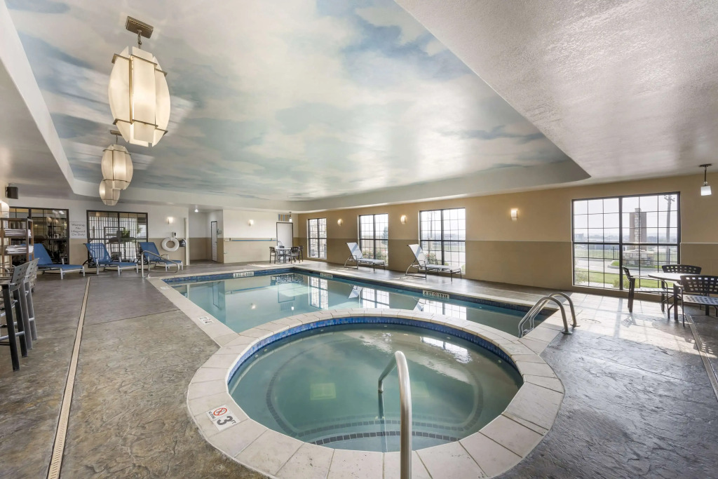 Best Western Plus Emerald Inn & Suites