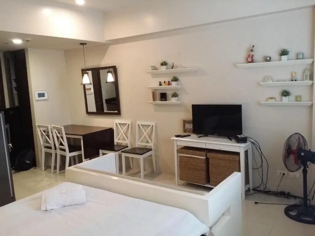 One Palm Tree Villas Near NAIA3