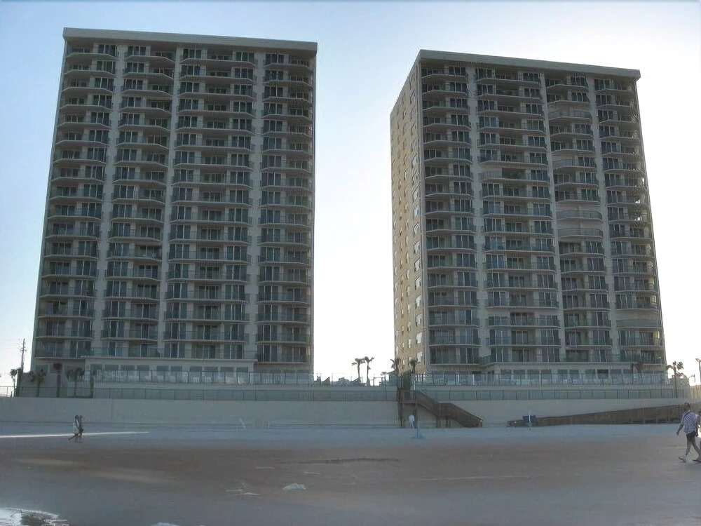 Dimucci TT 708 3 Bedrooms 3 Bathrooms Condo by Redawning