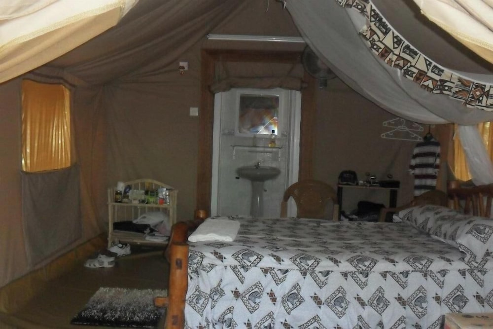 Qwetu Beach Resort Likoni