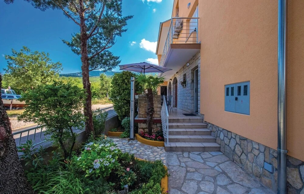 Awesome Apartment in Jadranovo With 2 Bedrooms and Wifi