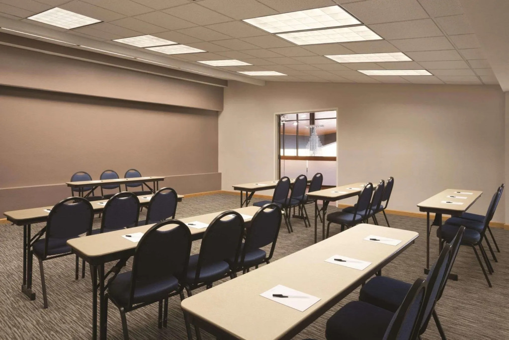 Country Inn & Suites by Radisson, Indianapolis East, IN