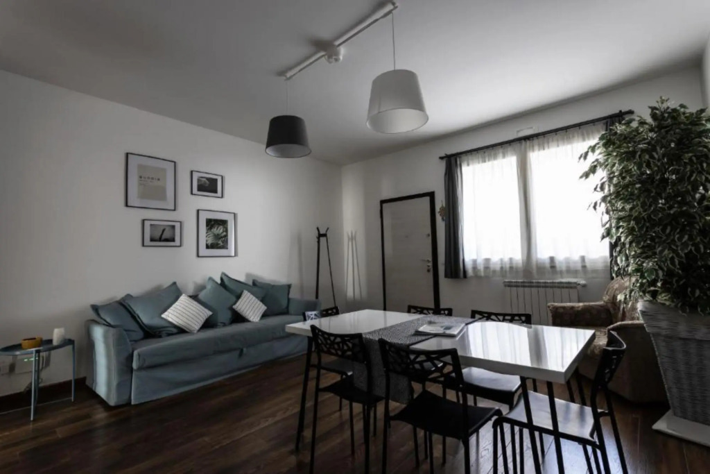 apartment in the center, suitable for families, a few steps from the train station.-Amore e Iodio