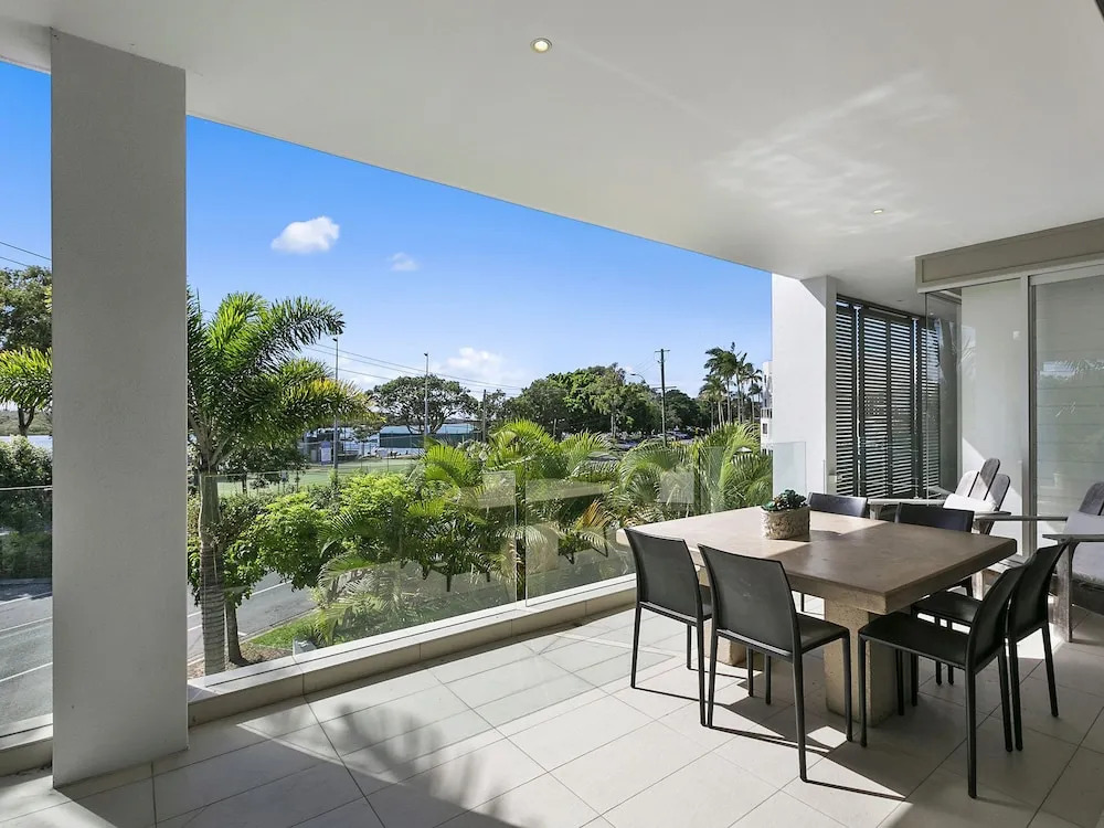 Stunning Riverfront Apartment in Noosaville - Unit 2 Wai Cocos 215 Gympie Terrace