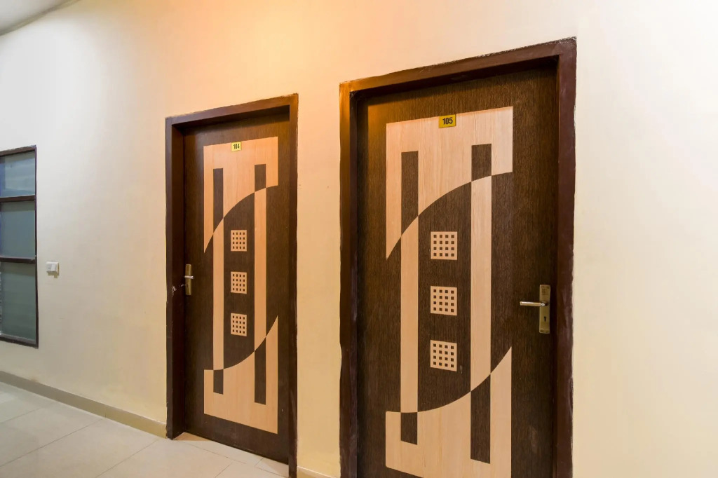 OYO 75930 Cozy Inn Rooms