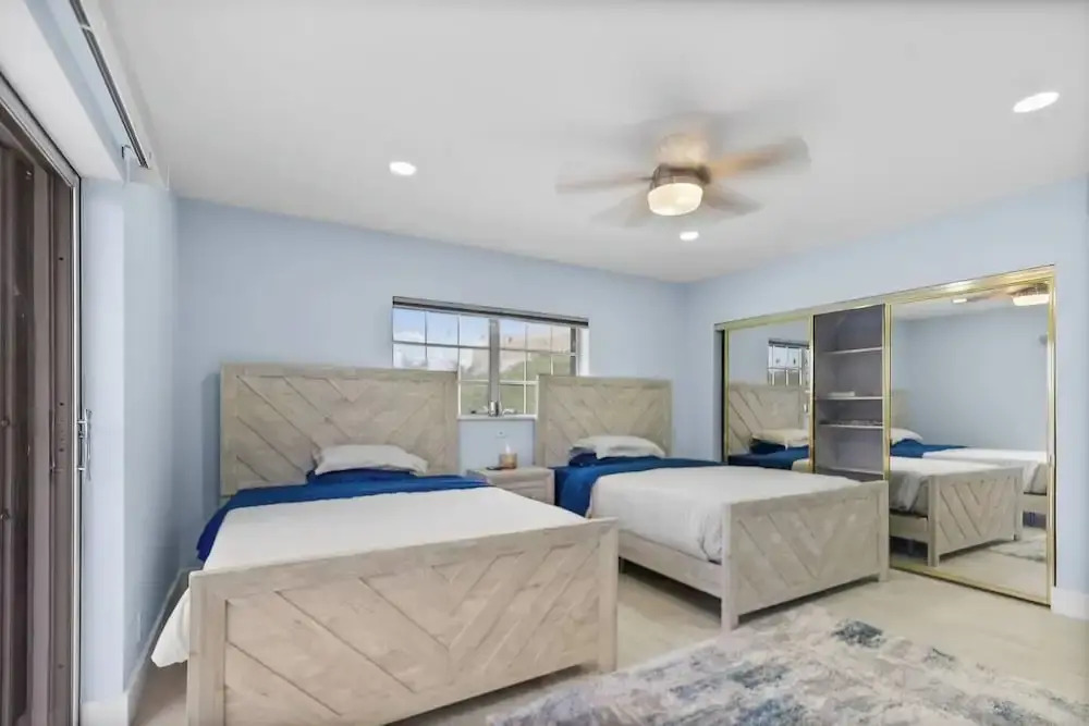 Las Olas & Beachside getaway with pool