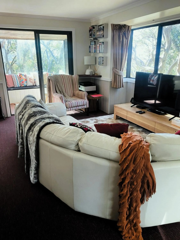Mountain Retreat Suitable for 2 Families, Sleeps 8