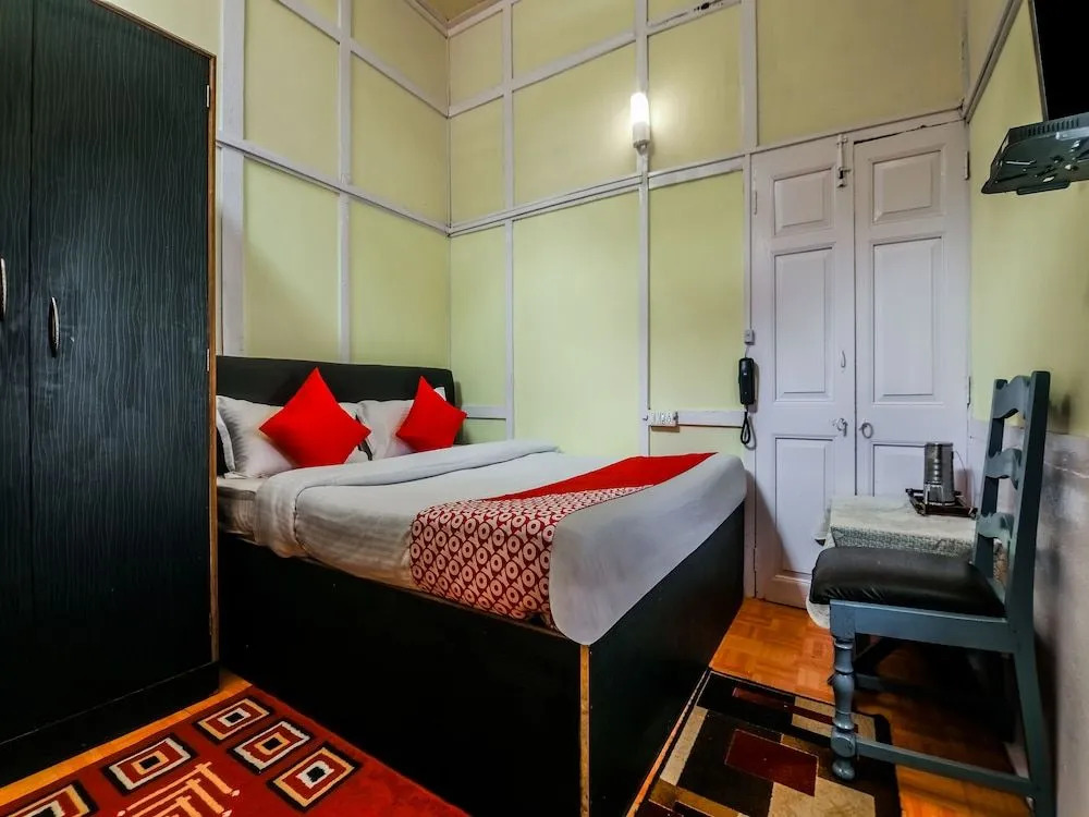 OYO 17225 Hideaway Heritage