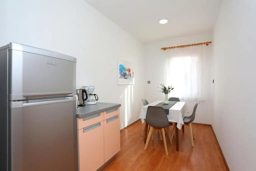 Apartments Creska 629
