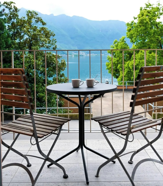 Lake View Suite 86 in Melide