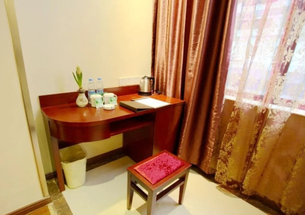 Green Tree Inn Smart Selection Hotel (Shanghai Hongqiao Road Metro Station)