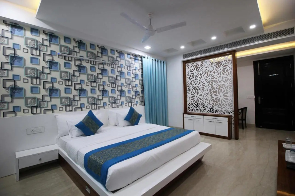 Gazebo Inn & Suites Medanta
