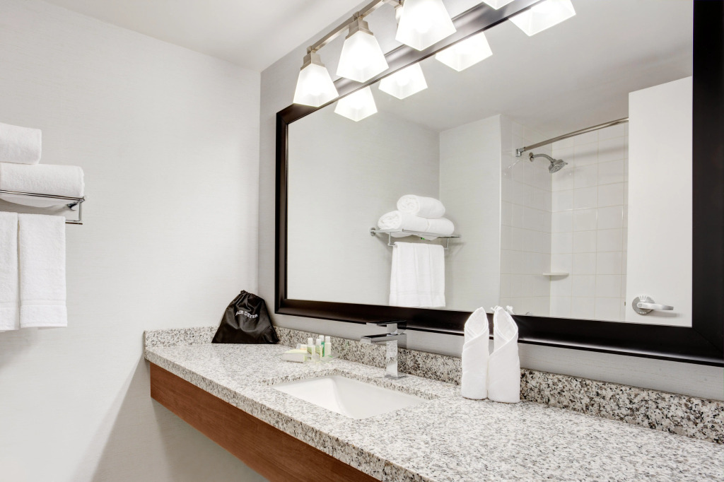 Holiday Inn Ottawa East by IHG