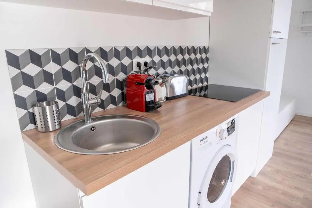 Modern Air Conditioned Apartment