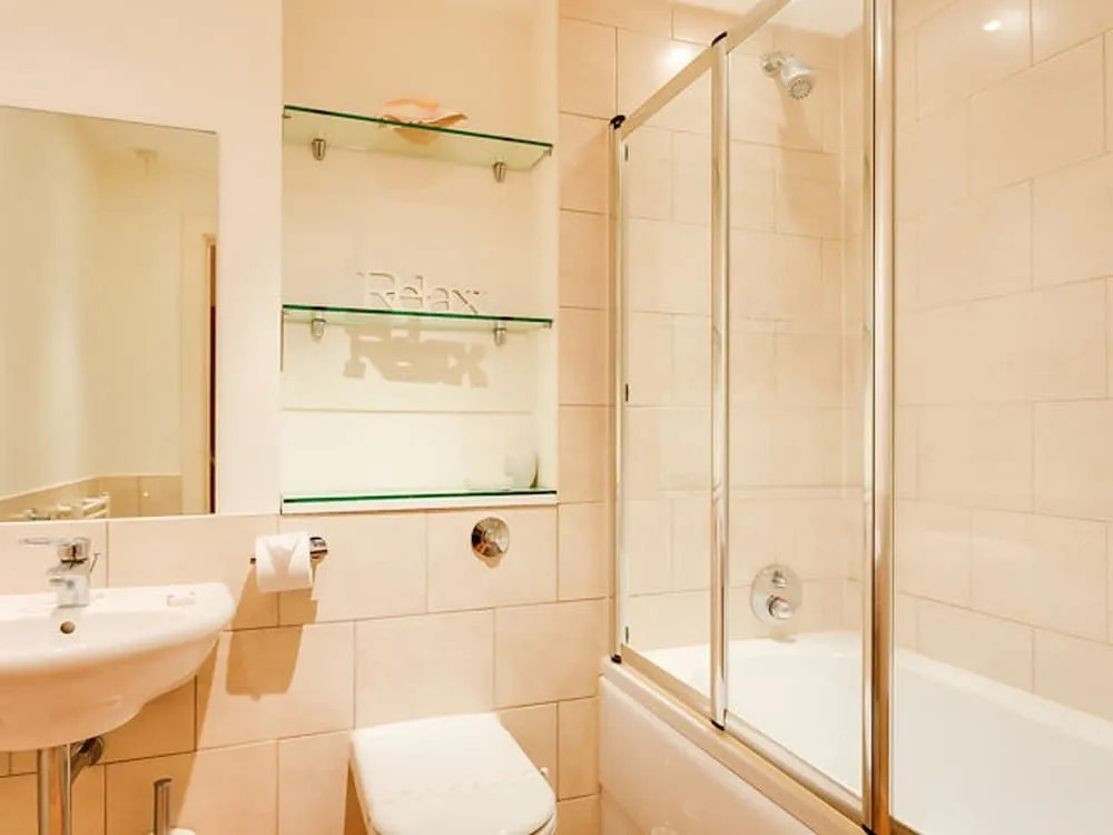 Riva - sea views- 180-Degree Panoramic Views from Balcony