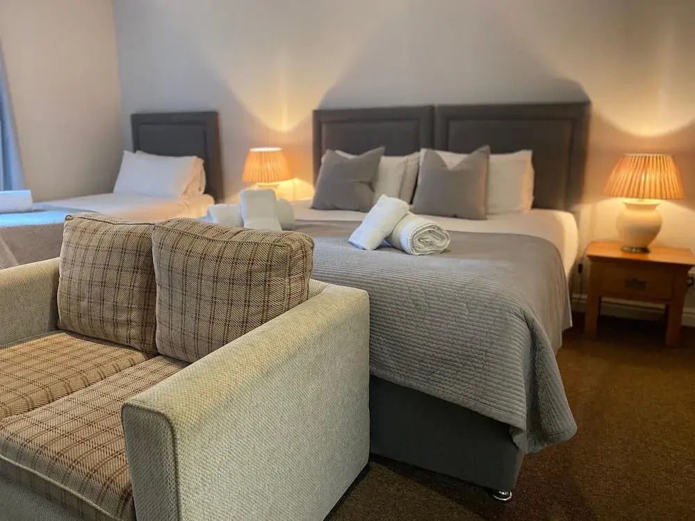 The Oaks Hotel
