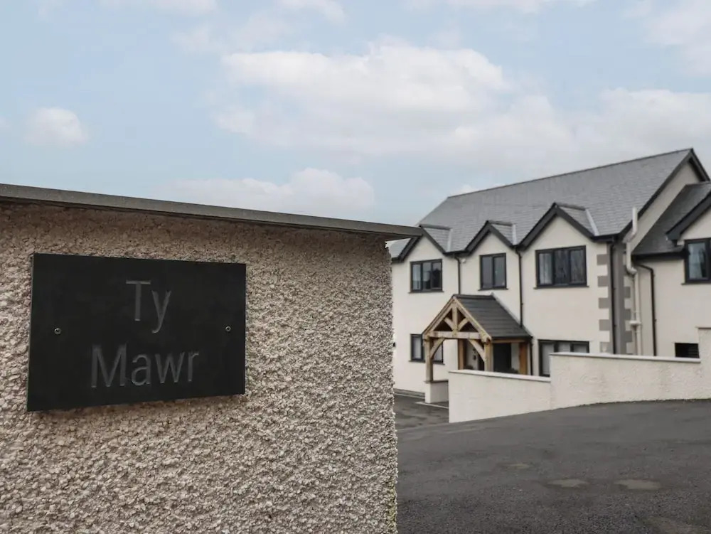Ty Mawr