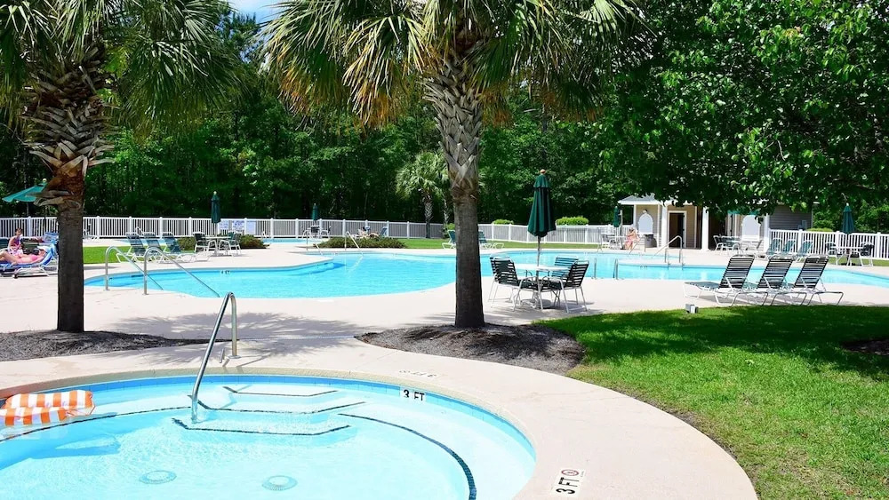 10th Hole Condo- Great Golf Getaway 2 Bedroom Condo by Peace Vacations