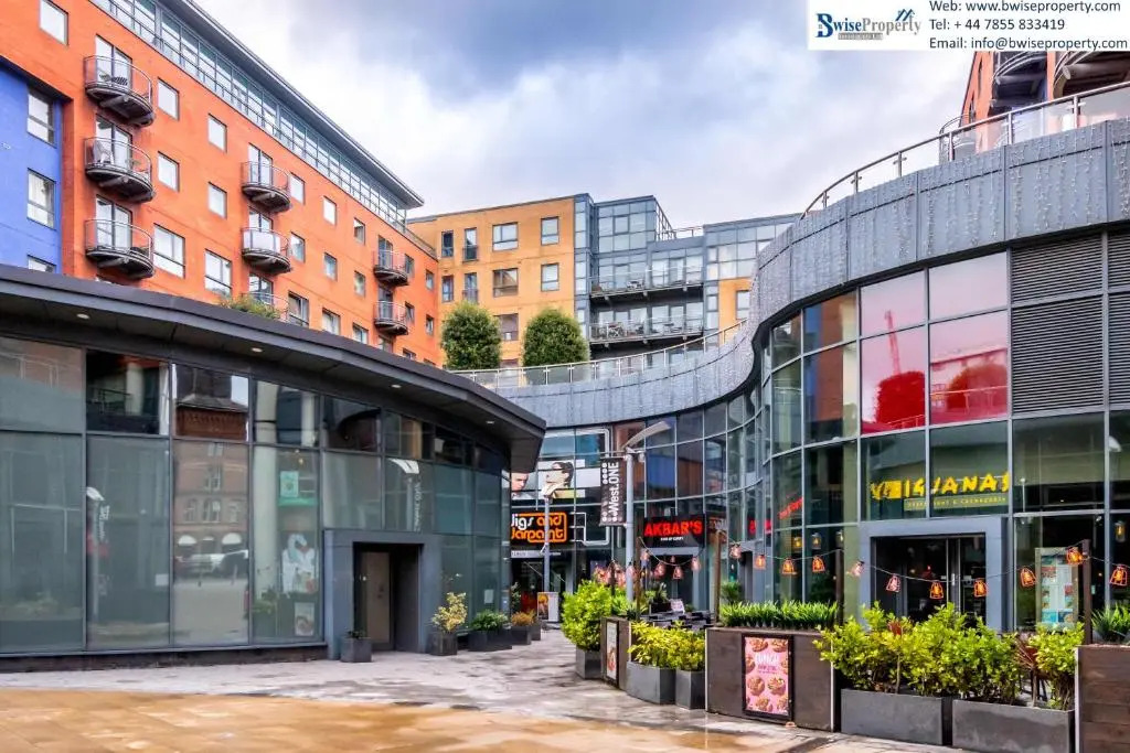 Spacious City 2 Bed, 2 Bath, FREE PARKING & WiFi
