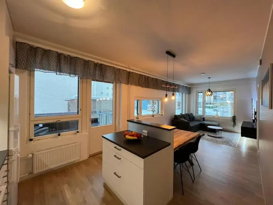Suite - King Size Bed - Gym&Wifi - Indoor Parking