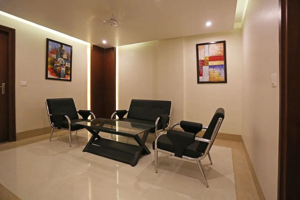 FabHotel Zineb